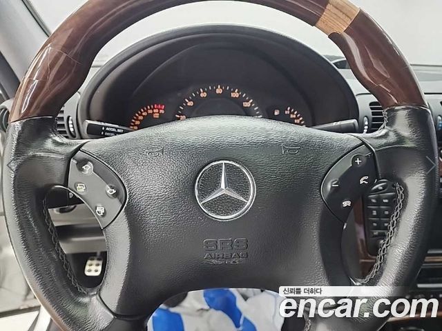 Mercedes-Benz C-Class 2002 — photo 9