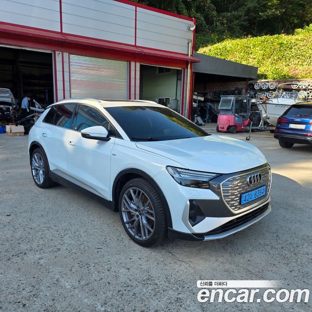 Audi Q4 e-tron 2025 — photo 8