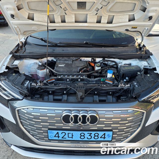 Audi Q4 e-tron 2025 — photo 20