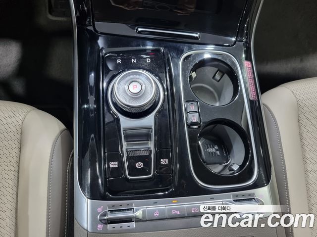 Kia Canival 2022 — photo 8