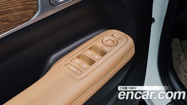 Hyundai Santafe 2025 — photo 24