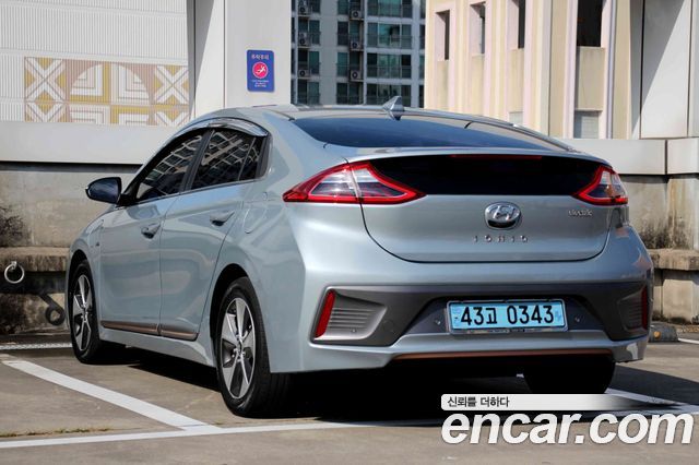 Hyundai Ioniq 2017 — photo 7