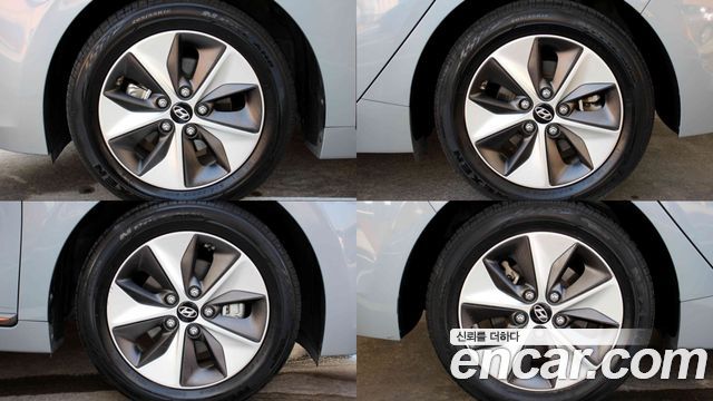 Hyundai Ioniq 2017 — photo 11