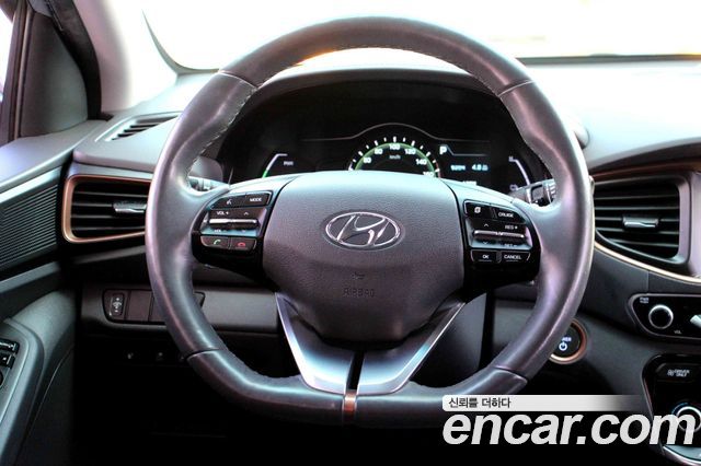 Hyundai Ioniq 2017 — photo 13