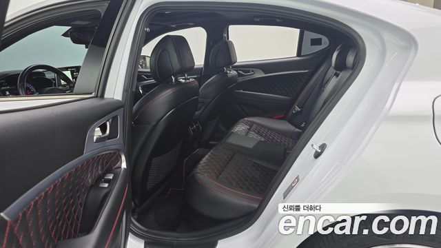 Genesis G70 2019 — photo 17