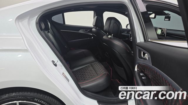 Genesis G70 2019 — photo 23