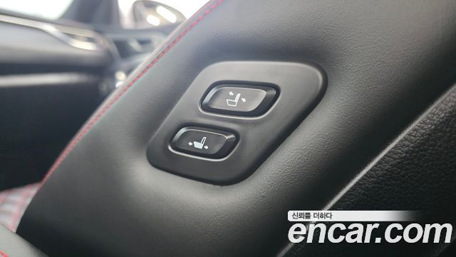 Genesis G70 2019 — photo 30