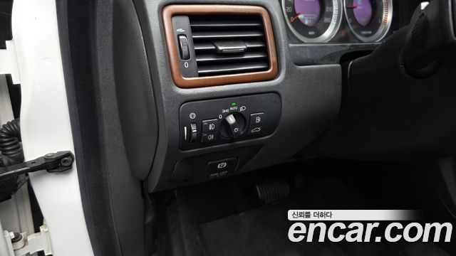 Volvo S80 2013 — photo 28