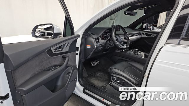 Audi Q7 2016 — photo 10