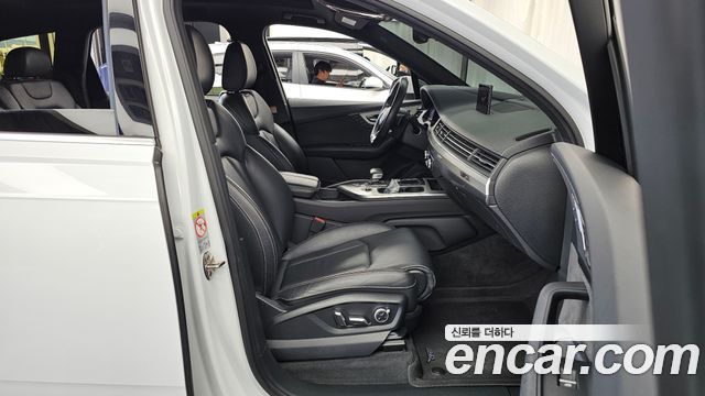Audi Q7 2016 — photo 11