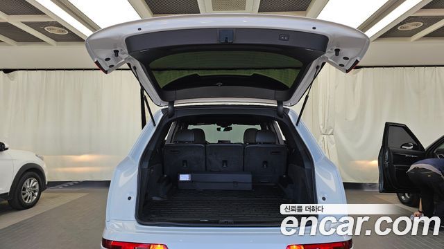 Audi Q7 2016 — photo 20