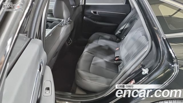 Hyundai Sonata 2022 — photo 11
