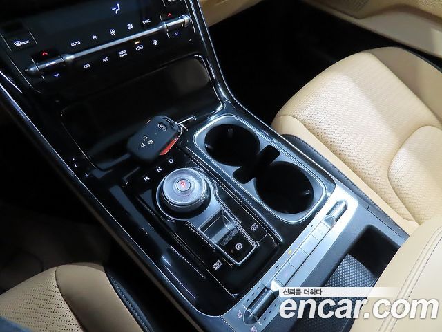 Kia Canival 2021 — photo 12