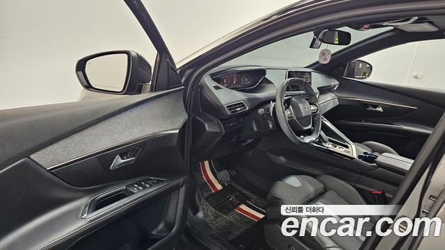 Peugeot 5008 2021 — photo 13