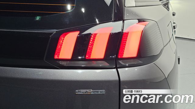 Peugeot 5008 2021 — photo 9