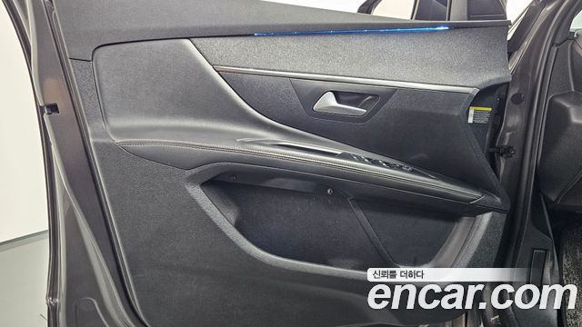 Peugeot 5008 2021 — photo 14