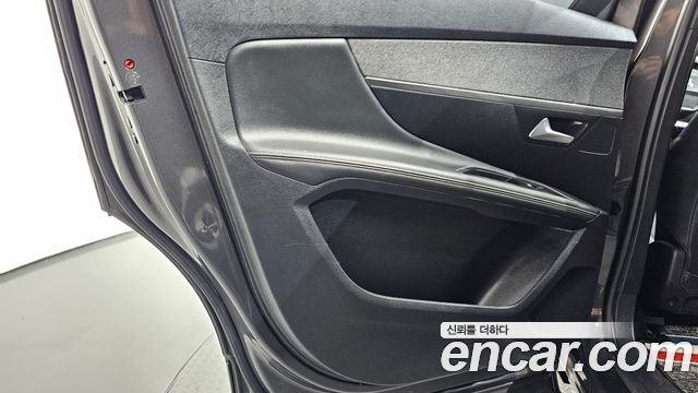 Peugeot 5008 2021 — photo 15