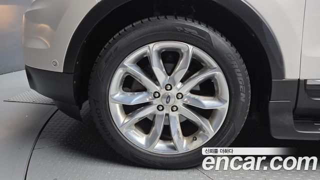 Ford Explorer 2011 — photo 5