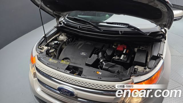 Ford Explorer 2011 — photo 6