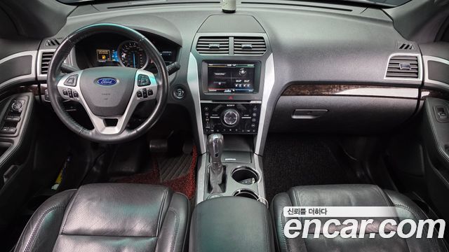 Ford Explorer 2011 — photo 7