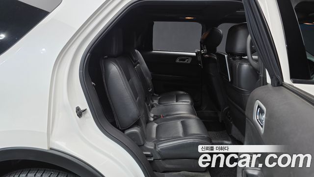 Ford Explorer 2011 — photo 12