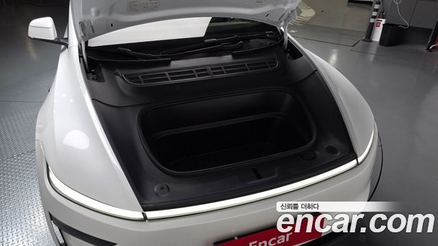 Tesla Model Y 2025 — photo 6