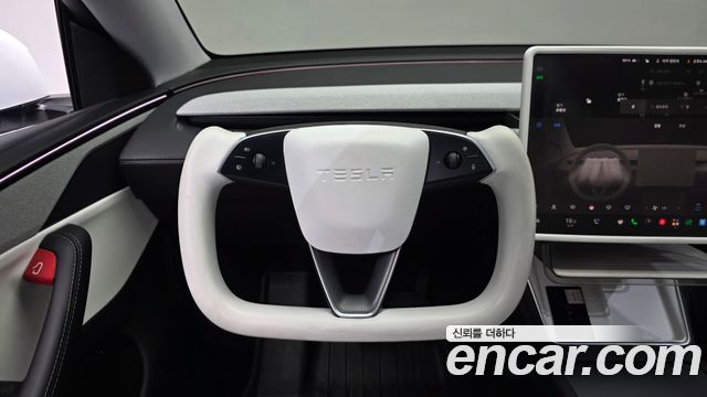 Tesla Model Y 2025 — photo 13