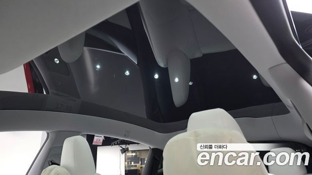 Tesla Model Y 2025 — photo 19