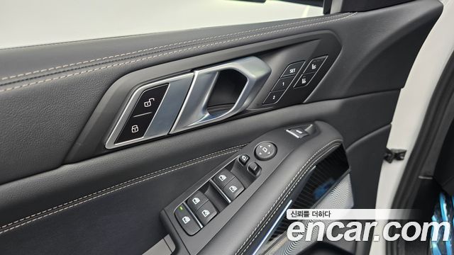 BMW X5 2025 — photo 17