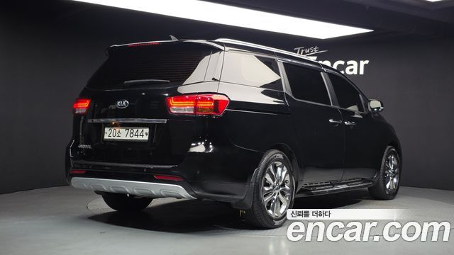 Kia Canival 2016 — photo 2