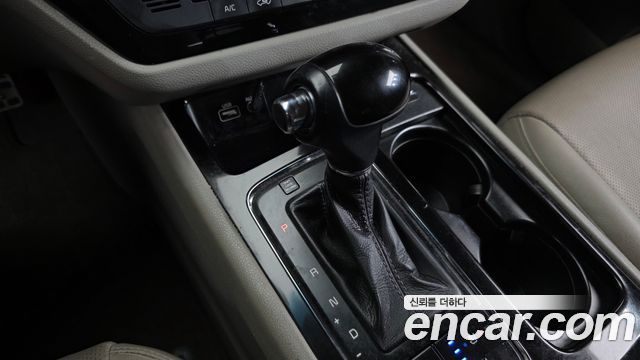 Kia Canival 2016 — photo 9