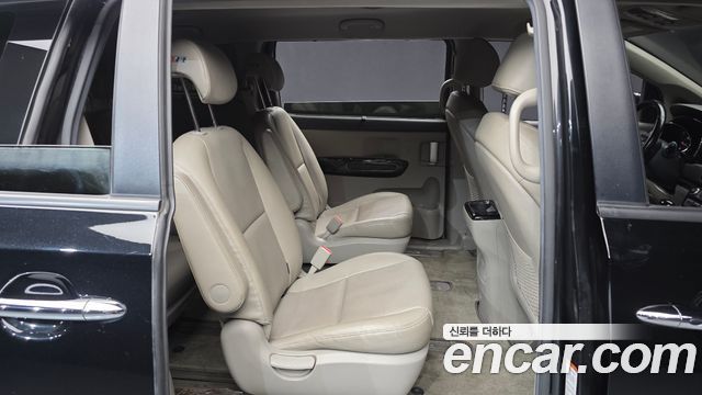Kia Canival 2016 — photo 12