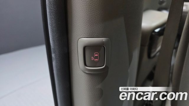 Kia Canival 2016 — photo 18