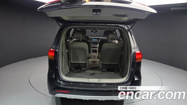 Kia Canival 2016 — photo 20