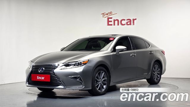 Lexus ES 2018 — photo 1