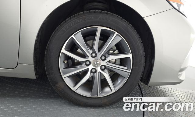 Lexus ES 2018 — photo 7