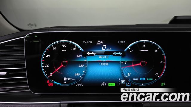 Mercedes-Benz GLE-Class 2022 — photo 11