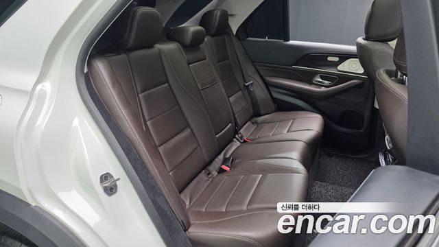 Mercedes-Benz GLE-Class 2022 — photo 17