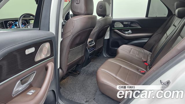 Mercedes-Benz GLE-Class 2022 — photo 18