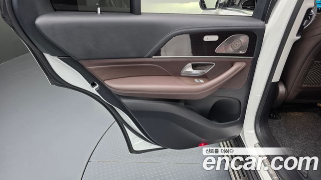 Mercedes-Benz GLE-Class 2022 — photo 15