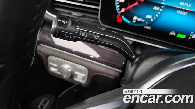 Mercedes-Benz GLE-Class 2022 — photo 27