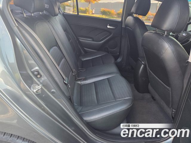 Kia K3 2018 — photo 15