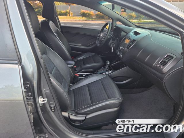 Kia K3 2018 — photo 16