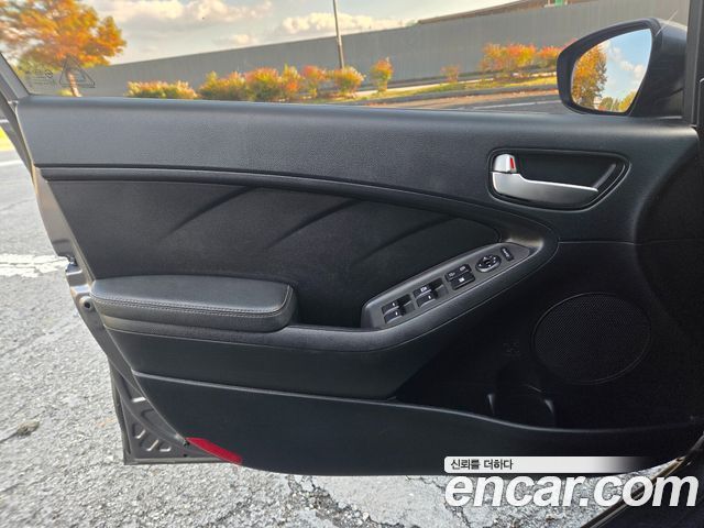 Kia K3 2018 — photo 20