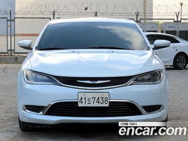 Chrysler 200 2015 — photo 1