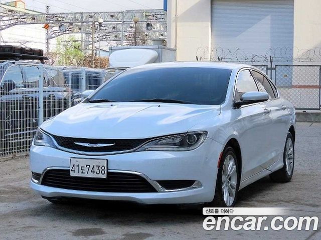 Chrysler 200 2015 — photo 2