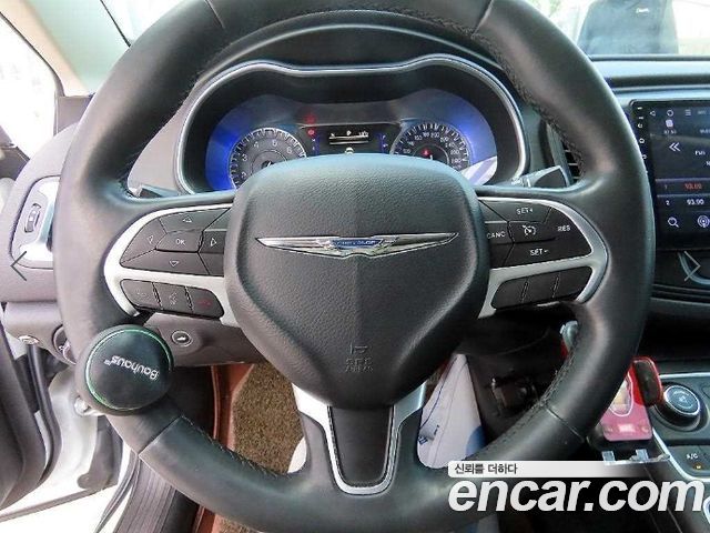 Chrysler 200 2015 — photo 8
