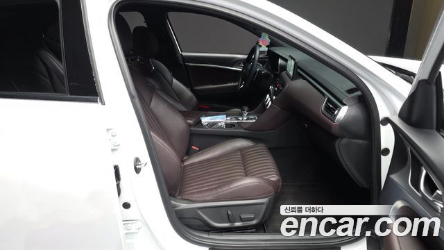 Genesis G70 2021 — photo 11