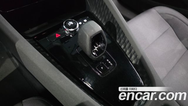 Polestar Polestar 2 2023 — photo 12