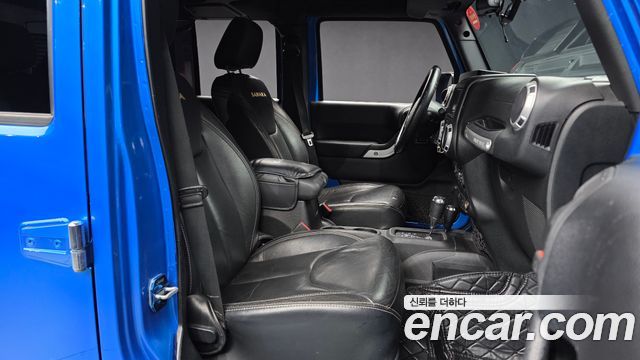Jeep Wrangler 2015 — photo 11